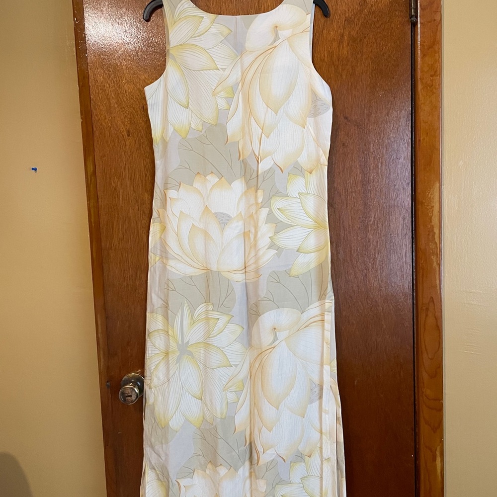 Tommy Bahama sleeveless silk/linen dress. Size: 10. NEW: without tags